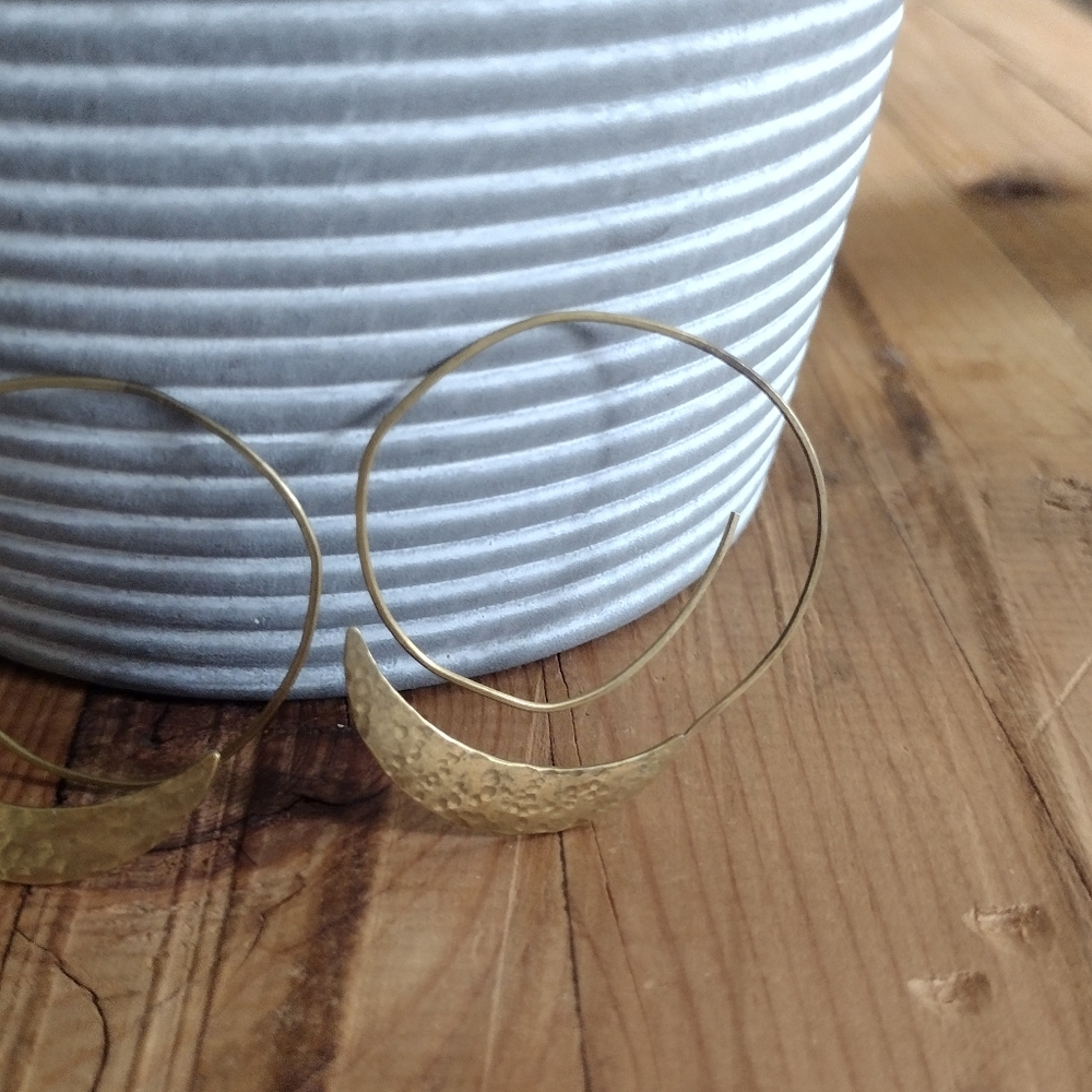3 / $20 Gold Hoop Spiral metallic Earrings - Picture 4 of 4
